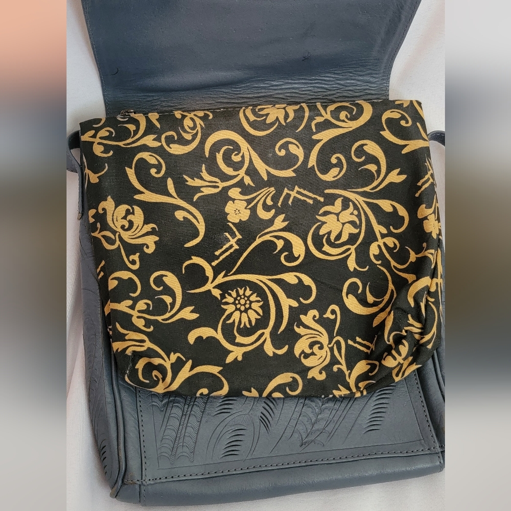 Leaders In Leather Tooled Crossbody Bag - Picture 8 of 13
